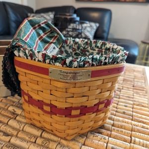 Longaberger 1997 Christmas Snowflake Basket with protector, liner & tie on